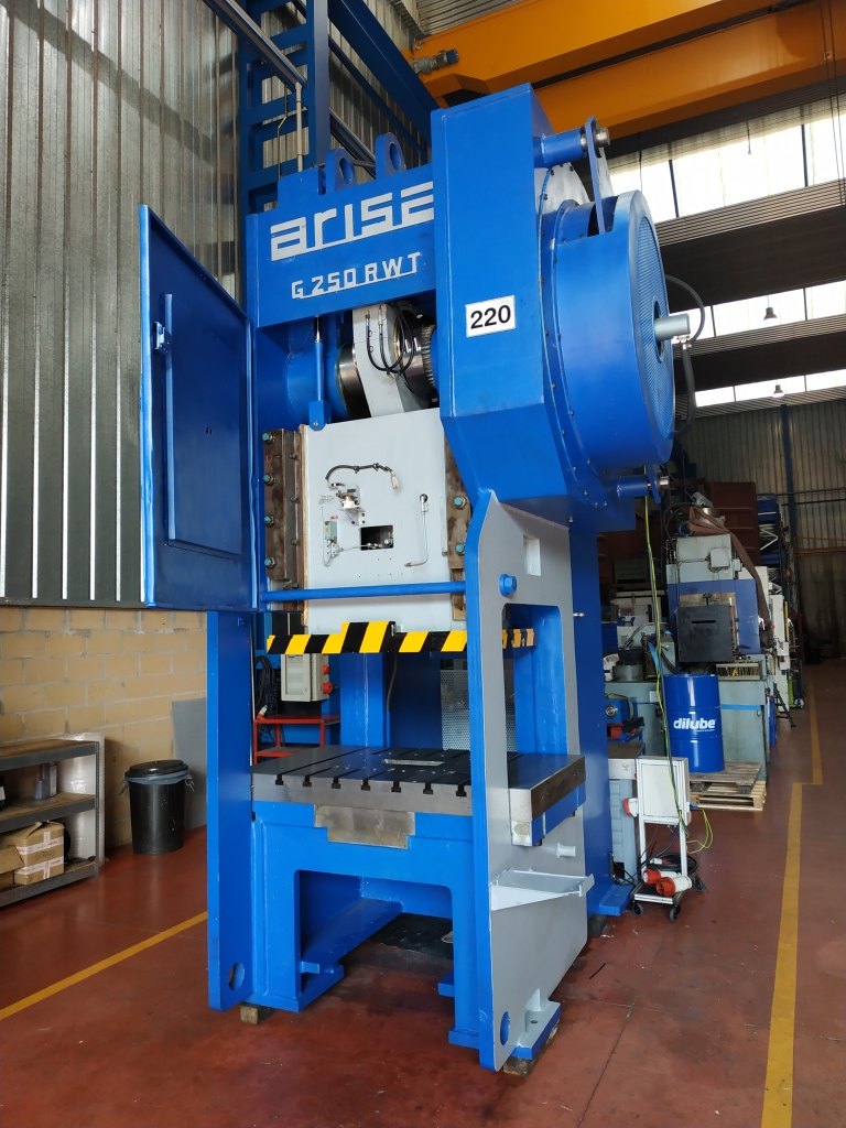 Prensa mecánica industrial ARISA de 250 toneladas de capacidad para estampación y conformado de piezas metálicas.